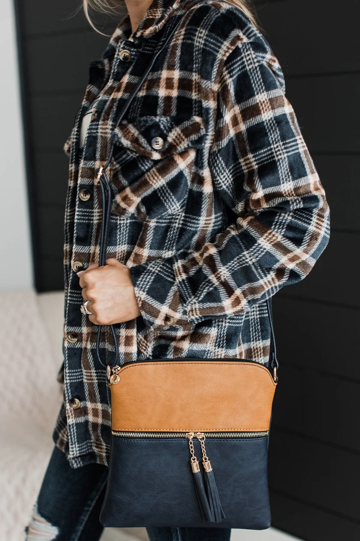 Centered On Style Crossbody Purse- Navy & Tan