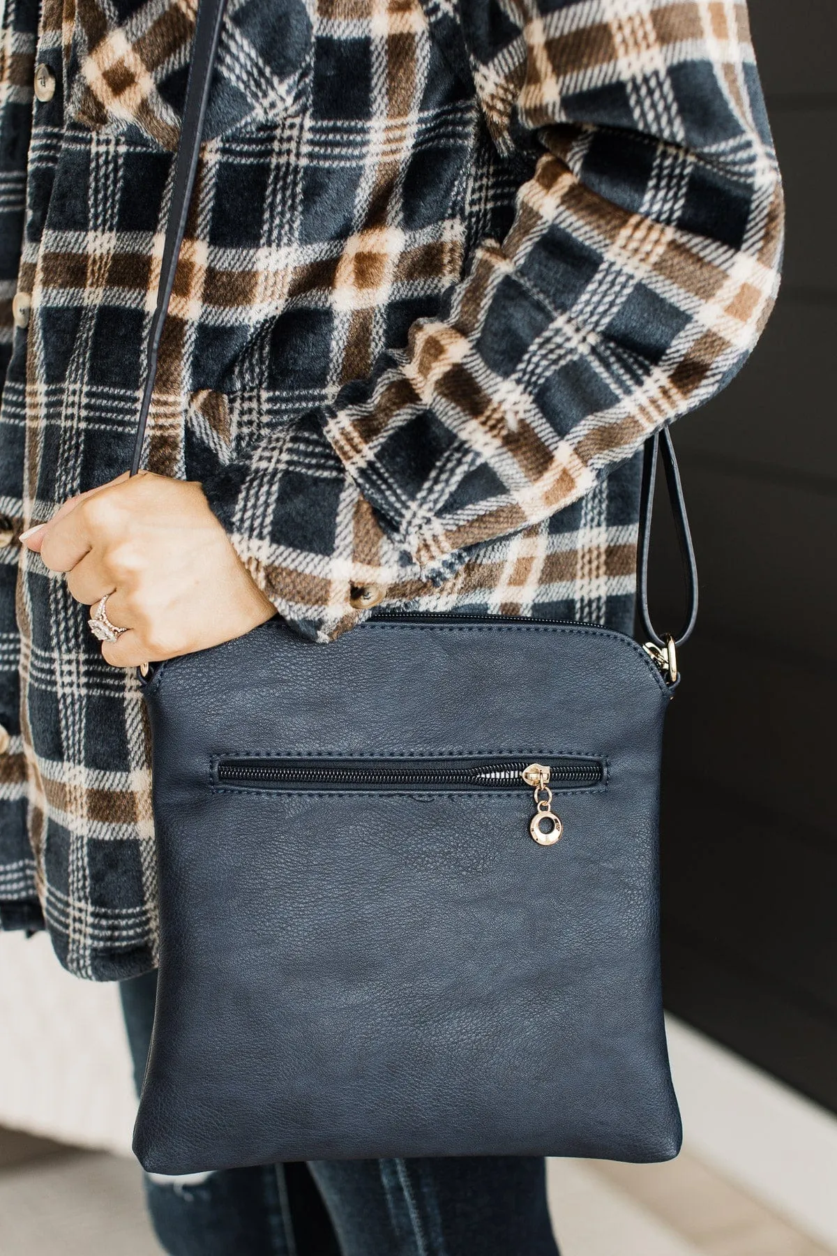 Centered On Style Crossbody Purse- Navy & Tan