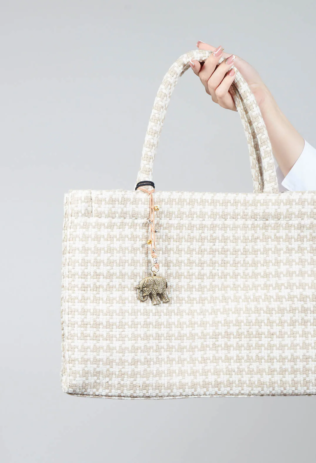 Large Tote Bag with Dogtooth Print in Off White and Sand